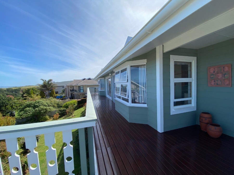 4 Bedroom Property for Sale in Outeniqua Strand Western Cape